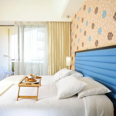 Steris Elegant & Aparthotel