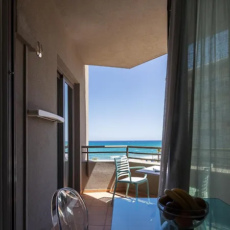 Steris Elegant & Aparthotel 3*